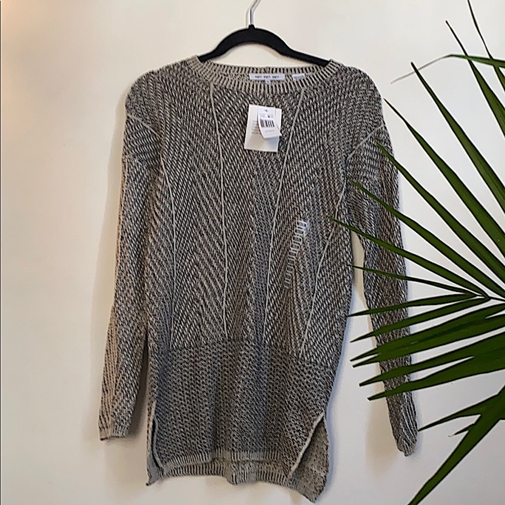 NWT Textured Sweater Cream / Grey